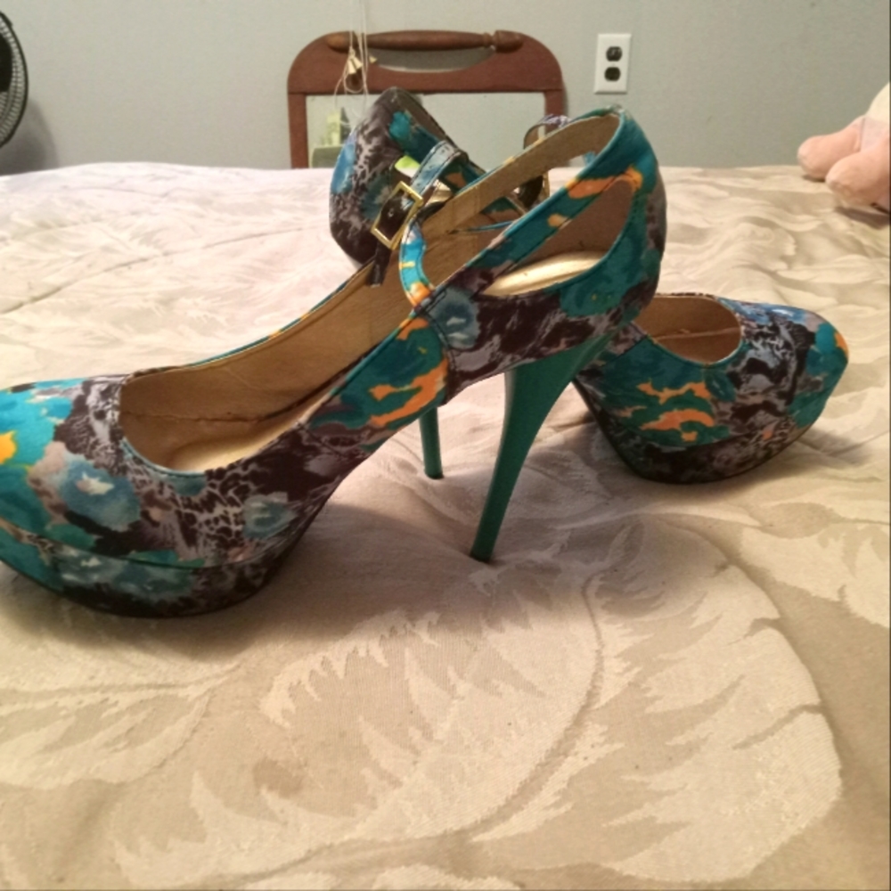 Qupid stilettos size 11